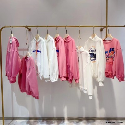 杭州四季青服装批发市场 卫衣品牌折扣女装货源 时尚衣族加绒加厚卫衣 新款T恤撤柜尾货实体店走份批发