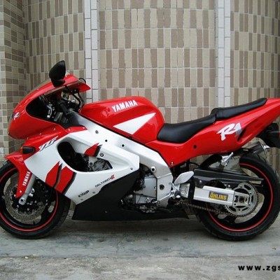 雅马哈YZF1000R